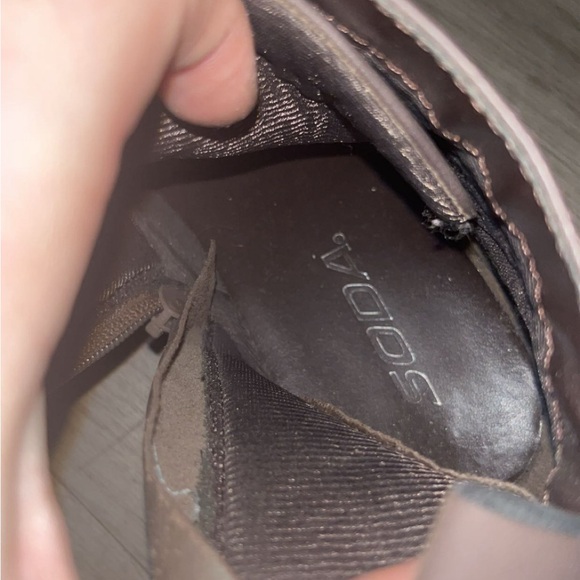 Woman’s brown heeled combat boots- size 7.5 - Picture 2 of 8